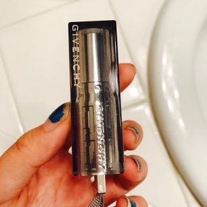 Very RARE! Givenchy Rouge Interdit 37